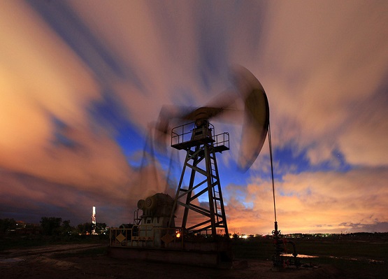 炭黑制作原料主要包括石油產(chǎn)品、天然氣、瀝青煤焦油、蒽油等炭較高的原料