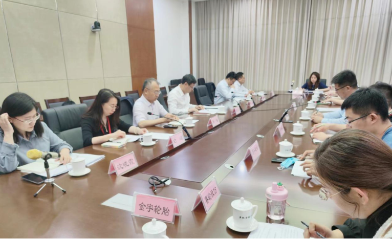 通過(guò)此次座談會(huì)，山東省貿(mào)促會(huì)與橡膠輪胎企業(yè)就行業(yè)發(fā)展進(jìn)行了深入交流和探討，并就未來(lái)的發(fā)展方向和挑戰(zhàn)提出了具體建議。山東省將繼續(xù)加大支持力度，推動(dòng)橡膠輪胎產(chǎn)業(yè)健康發(fā)展，促進(jìn)企業(yè)實(shí)現(xiàn)更大的成長(zhǎng)和國(guó)際化進(jìn)程，為山東省乃至全國(guó)的橡膠輪胎行業(yè)注入新的動(dòng)力。