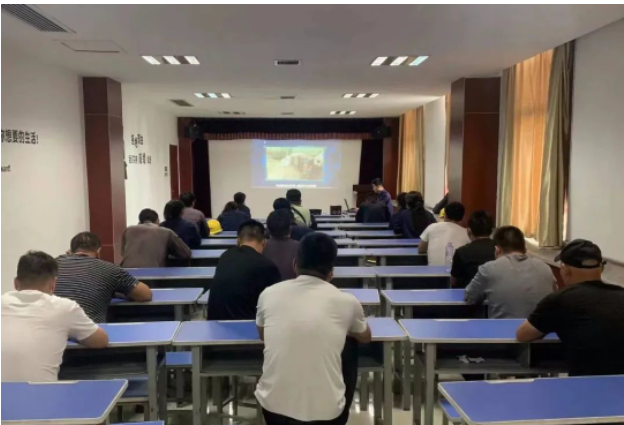 濟(jì)寧黑貓組織舉辦危險(xiǎn)廢物規(guī)范化管理培訓(xùn)