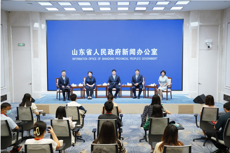 山東省政府新聞辦舉行了第二場民營企業(yè)家記者見面會，與會嘉賓包括賽輪集團董事長劉燕華女士。會上，劉燕華女士與與會媒體就賽輪集團的發(fā)展進行了深入交流，并回答了記者們的提問。