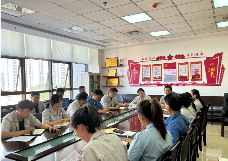 據(jù)了解，檢測中心還計劃按照安全生產(chǎn)工作計劃，認(rèn)真執(zhí)行安全生產(chǎn)月的相關(guān)活動，全力防范各類安全隱患，確保安全運行，為全體職工創(chuàng)造和諧的安全檢測環(huán)境，為公司下半年的工作奠定堅實的基礎(chǔ)。