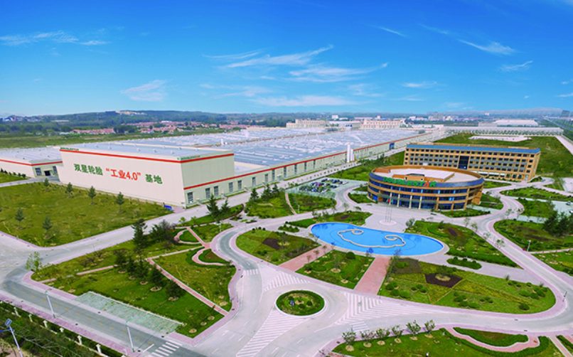 據(jù)鄧玲補充，雙星并沒有計劃在柬埔寨工廠生產錦湖輪胎，但未來也不能排除這種可能性。錦湖目前在美國佐治亞州梅肯和越南本卡特的工廠為北美市場生產輪胎。她提到，今年以來，供應鏈已經得到了很大的改善，從亞洲到美國西海岸的發(fā)貨時間約為20天，到東海岸的發(fā)貨時間約為30天。