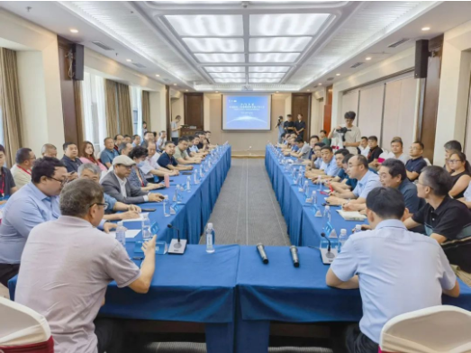 中國涂料工業(yè)協(xié)會綠色工業(yè)涂料涂裝分會秘書長程平總結(jié)會議時表示，感謝郯城縣委、縣人民政府、經(jīng)濟開發(fā)區(qū)以及各涂料、涂裝、機械企業(yè)對本次對接交流會的支持。未來，將以本次交流會為契機，加強政企融合，搭建更好的合作平臺，進一步促進原材料、涂料生產(chǎn)企業(yè)、涂裝企業(yè)和機械企業(yè)之間的經(jīng)貿(mào)往來。希望通過大家的精誠合作和多方溝通，共同努力為綠色工業(yè)涂料涂裝的美好前景做出貢獻。