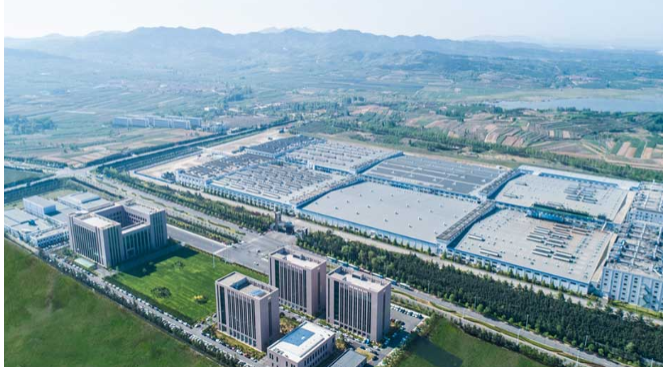 由中國汽車報(bào)和工業(yè)和信息化部新聞宣傳中心聯(lián)合主辦的2023金臺汽車論壇在北京隆重舉行。本次論壇以“中國汽車崛起的世界意義”為主題，吸引了相關(guān)部委領(lǐng)導(dǎo)、行業(yè)組織負(fù)責(zé)人，主流車企和產(chǎn)業(yè)鏈重點(diǎn)企業(yè)高管以及行業(yè)精英的共同參與。