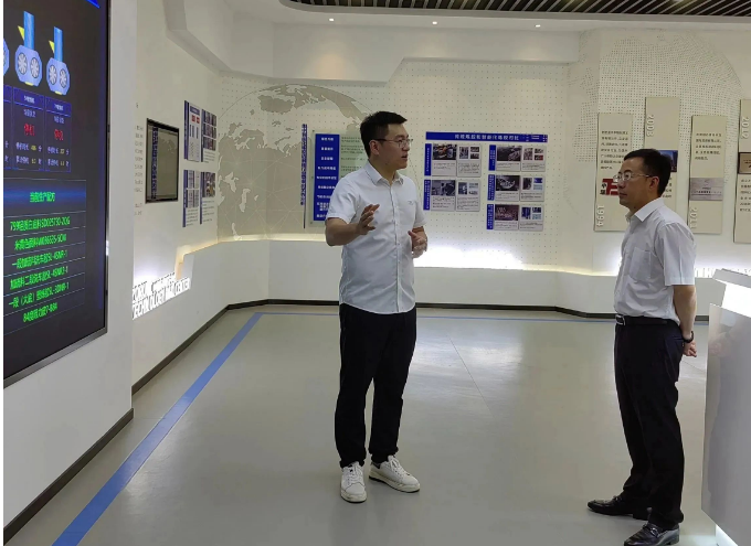 瑞安市委書記李堅(jiān)對(duì)浙江中瑞橡膠高分子材料股份有限公司進(jìn)行了調(diào)研指導(dǎo)工作。李堅(jiān)一行受到了公司董事長王建森、副總經(jīng)理王一昊以及黃偉良的熱情接待。隨行的還有瑞安市委常委、副市長林政洪以及市委辦公室、市經(jīng)信局、市統(tǒng)計(jì)局、瑞安經(jīng)開區(qū)和南濱街道等主要領(lǐng)導(dǎo)。