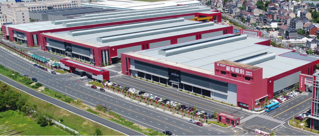 作為浙江富春江通信集團(tuán)有限公司的核心企業(yè)，杭州電纜股份有限公司憑借多年來持續(xù)的創(chuàng)新和技術(shù)進(jìn)步，成為電力電纜行業(yè)龍頭企業(yè)之一。公司成立至今，始終將質(zhì)量視為核心競爭力，并堅(jiān)持科技創(chuàng)新，致力于為客戶提供高品質(zhì)、可靠的產(chǎn)品。