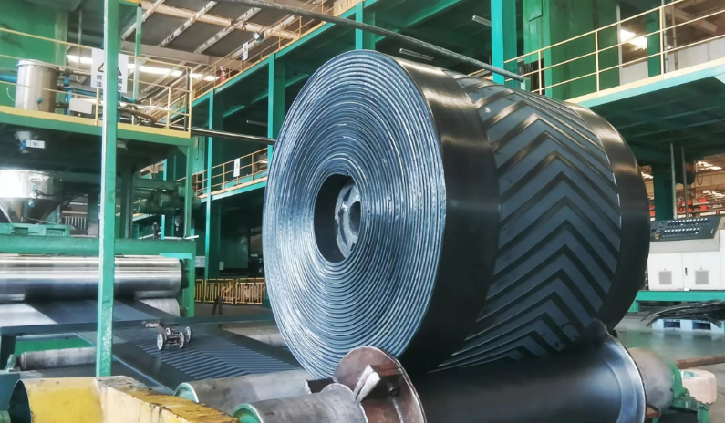 優(yōu)質(zhì)的產(chǎn)品質(zhì)量和銷售服務(wù)使得億和輸送帶公司贏得了客戶的信賴和市場的追捧。上半年，億和輸送帶公司在產(chǎn)銷量等多項(xiàng)指標(biāo)上創(chuàng)下了歷史同期的新紀(jì)錄，為持續(xù)高質(zhì)量的發(fā)展奠定了堅(jiān)實(shí)基礎(chǔ)。