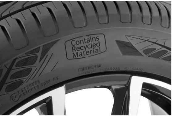 德國(guó)大陸集團(tuán)旗下最可持續(xù)的輪胎UltraCo<i></i>ntact NXT已經(jīng)在葡萄牙盧薩多的生產(chǎn)工廠投入生產(chǎn)。這款夏季輪胎采用了高達(dá)65%的可再生、再生和經(jīng)過(guò)ISCC Plus質(zhì)量平衡認(rèn)證的材料，旨在為用戶提供卓越的性能和卓越的安全性。