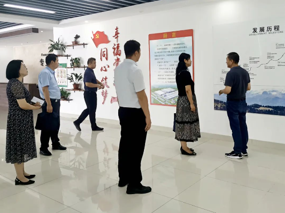 濰坊市委辦公室檔案科科長(zhǎng)、四級(jí)調(diào)研員王春燕一行蒞臨山東美晨工業(yè)集團(tuán)有限公司，對(duì)該公司的檔案工作進(jìn)行了全面檢查與調(diào)研。此次調(diào)研得到了諸城市檔案館館長(zhǎng)邵忠政和山東美晨工業(yè)集團(tuán)有限公司總經(jīng)理李瑞龍的陪同。