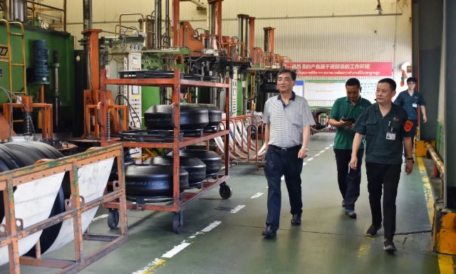 中策橡膠集團(tuán)董事長沈金榮對中策泰國公司進(jìn)行了深入視察