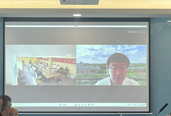 此次會(huì)議還特別邀請(qǐng)了中國(guó)工程院張立群院士參與，他在會(huì)上強(qiáng)調(diào)了高分散水性炭黑在橡膠工業(yè)和涂料行業(yè)應(yīng)用領(lǐng)域的巨大潛力。他表示，北京化工大學(xué)和青島黑貓研究院的合作研發(fā)，成功地克服了國(guó)外技術(shù)難題，為國(guó)內(nèi)的水性炭黑領(lǐng)域開創(chuàng)了嶄新局面。