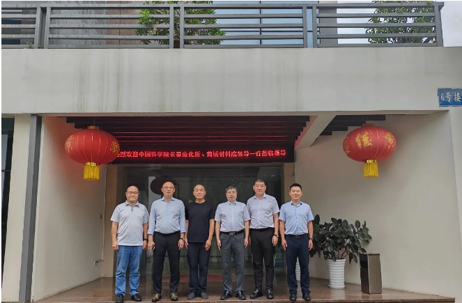 這次訪問旨在就黃埔輪胎和倍途輪胎的未來發(fā)展規(guī)劃進(jìn)行深入交流。在交流會上，楊小牛一行聽取了路易投資關(guān)于黃埔輪胎和倍途輪胎的企業(yè)介紹，同時了解了路易投資在戰(zhàn)略層面上對于這兩個品牌的布局和規(guī)劃。