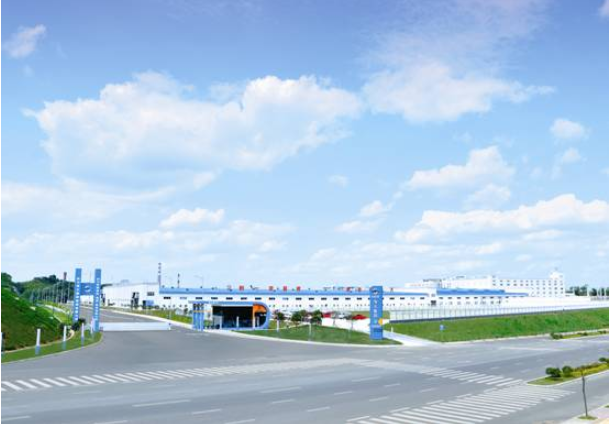 海大集團(tuán)的斜交胎技術(shù)團(tuán)隊(duì)最近推出了一款令人矚目的大型斜交越野車輪胎新品，將其命名為68×25-24。