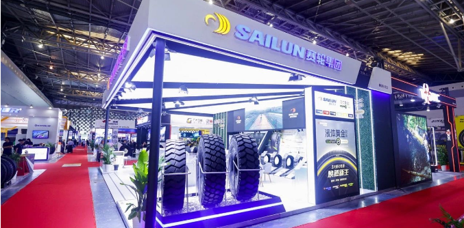 賽輪集團(tuán)在中國(guó)國(guó)際輪胎輪轂博覽會(huì)上展示的液體黃金轎車(chē)胎、卡客車(chē)胎和特種胎備受海內(nèi)外采購(gòu)商和媒體的關(guān)注。這一豐富的產(chǎn)品矩陣、優(yōu)異的產(chǎn)品質(zhì)量和卓越的產(chǎn)品性能，充分展示了中國(guó)輪胎產(chǎn)品在全球市場(chǎng)上不斷提升的實(shí)力。