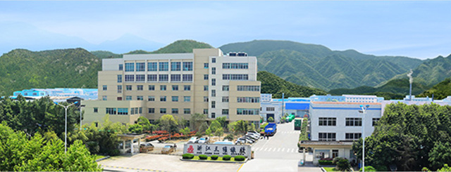 三維控股集團(tuán)股份有限公司發(fā)布半年度業(yè)績報(bào)告稱，公司2023年上半年?duì)I業(yè)收入約18.44億元，同比減少2.81%;歸屬于上市公司股東的凈利潤約1.16億元，同比增加21.8%;基本每股收益0.15元，同比增加25%。