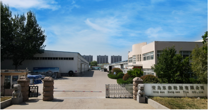 青島東森公司作為山東省最具規(guī)模和品牌優(yōu)勢(shì)的輪胎運(yùn)營(yíng)服務(wù)商，自2022年開始代理運(yùn)營(yíng)海福萊輪胎。他們充分發(fā)揮著在山東輪胎市場(chǎng)深耕20余年的經(jīng)驗(yàn)，以及倉(cāng)配和銷售團(tuán)隊(duì)的專業(yè)實(shí)力。此外，海福萊輪胎在山東市場(chǎng)上的穩(wěn)定耐磨口碑以及新能源車輪胎系列的推出也為他們的成功合作提供了有力支持。