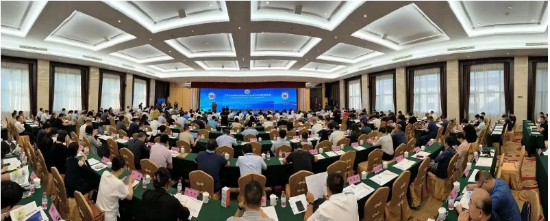 2023中國(guó)石油和化工企業(yè)500強(qiáng)發(fā)布會(huì)暨全面加快建設(shè)世界一流企業(yè)高峰論壇于近日在河南濮陽盛大召開。這一盛會(huì)的重頭戲是2023中國(guó)石油和化工企業(yè)500強(qiáng)排行榜的發(fā)布，令人矚目的是，有38家輪胎企業(yè)成功榜上有名。