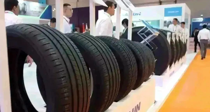 此次展會(huì)還展示了液體黃金卡客車(chē)輪胎陣容，包括即將面市的長(zhǎng)途卡客車(chē)胎SFL2和SDL2，以及中長(zhǎng)途卡客車(chē)SFR2和SDR2。這些卡客車(chē)輪胎同樣采用了EcoPoint3技術(shù)，在節(jié)油性能方面超越了國(guó)際一線(xiàn)品牌。