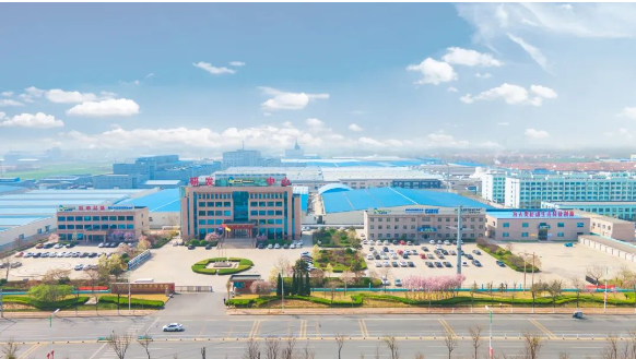 據(jù)了解，華盛輪胎為確保產(chǎn)品質(zhì)量通過了福田汽車的可靠性驗(yàn)證和耐久性驗(yàn)證，包括206萬公里可靠性道路驗(yàn)證和30萬公里的耐久性試驗(yàn)，而在整個(gè)試驗(yàn)過程中未發(fā)生任何故障，這進(jìn)一步證明了其在輪胎制造領(lǐng)域的卓越能力。