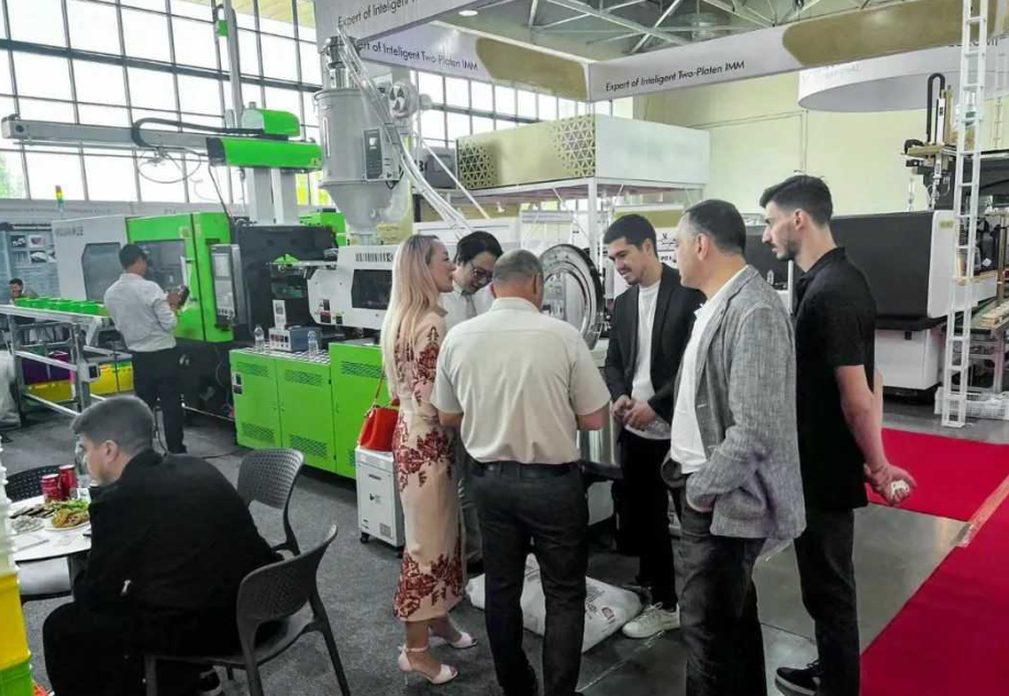 目前，烏茲別克斯坦已吸引了大約26%的外資，其中塑料制品成為第三大商品。塑料制品的需求廣泛，包括汽配行業(yè)、包裝行業(yè)、家電行業(yè)、物流行業(yè)和建材行業(yè)等領(lǐng)域，為中國企業(yè)帶來了巨大商機(jī)。