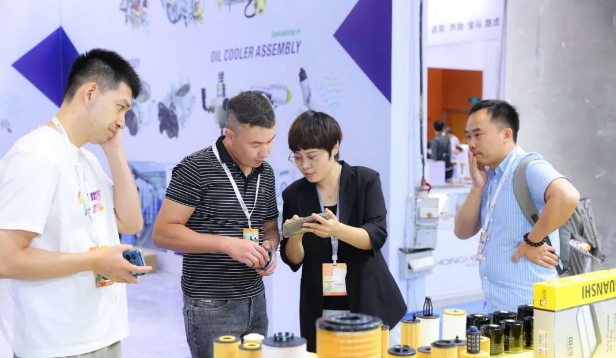 此次展會(huì)在前期深入對(duì)接廣東省及周邊省市的買家資源方面取得了顯著進(jìn)展，并與相關(guān)行業(yè)協(xié)會(huì)和汽配城展開深入合作。展會(huì)吸引了來自澳門、東莞、佛山、深圳、香港、珠海等城市的汽配城、汽修廠和4S店買家資源。此外，AAG還吸引了包括菲律賓車器商同業(yè)公會(huì)、馬來西亞二手車機(jī)件商會(huì)、馬來西亞雪隆機(jī)械及車輛零件商會(huì)、香港汽車零部件工業(yè)協(xié)會(huì)、香港再生資源總商會(huì)、香港商用車維修業(yè)協(xié)會(huì)等商協(xié)會(huì)代表組團(tuán)前來參觀采購(gòu)。