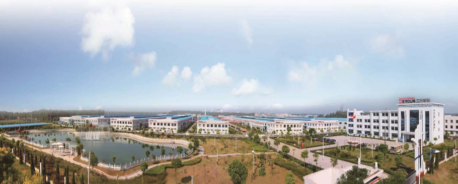 2023江蘇綠色低碳建筑國際博覽會于10月10日在南京盛大舉行，吸引了眾多業(yè)界精英和政府代表。大會公布了江蘇省優(yōu)質(zhì)工程獎“揚子杯”精品工程案例集，其中包括江蘇三元輪胎有限公司“年產(chǎn)240萬條高性能全鋼子午線輪胎項目”。