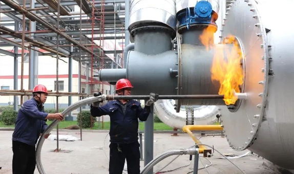 山西三強新能源科技有限公司8號炭黑生產(chǎn)線已成功進行點火，為該公司迎來了全新的發(fā)展階段。