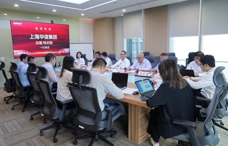 錢志剛表達了對途虎養(yǎng)車一直以來的大力支持的感激之情。他指出，華誼集團旗下的雙錢輪胎是中國輪胎行業(yè)歷史最悠久的民族品牌之一。雙錢輪胎的產(chǎn)品在途虎養(yǎng)車平臺上獲得了廣泛的認可，尤其是飛躍和昆侖等半鋼胎產(chǎn)品。錢志剛表示，未來雙錢輪胎將進一步提升產(chǎn)能，加強自動化和數(shù)字化水平，鞏固產(chǎn)品質(zhì)量的優(yōu)勢，構(gòu)建更強大的品牌優(yōu)勢。他強調(diào)希望建立定期的工作例會等溝通機制，以便及時獲取途虎養(yǎng)車銷售端和客戶的反饋意見，幫助雙錢輪胎不斷優(yōu)化產(chǎn)品規(guī)格，提供更符合消費者需求的產(chǎn)品，培養(yǎng)更多品牌忠誠度高的客戶，為雙方合作開拓更多共贏的機會。