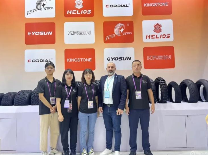 廣交會(huì)自1957年創(chuàng)立以來(lái)一直被視為中國(guó)對(duì)外開(kāi)放的窗口，為中國(guó)制造、中國(guó)企業(yè)和中國(guó)品牌的國(guó)際化出口做出卓越貢獻(xiàn)。遠(yuǎn)星輪胎在本次展會(huì)上攜帶了“YUAN XING”、“HELIOS”、“CORDIAL”、“KINGSTONE”、“KRAIN”和“YOSUN”等六大品牌的全系列產(chǎn)品，各類(lèi)高品質(zhì)、高性能輪胎受到了觀眾一致好評(píng)，展會(huì)現(xiàn)場(chǎng)人氣爆棚，吸引了眾多海外商家前來(lái)洽談合作，為遠(yuǎn)星輪胎海外市場(chǎng)銷(xiāo)量持續(xù)迅速增長(zhǎng)埋下眾多希望。
