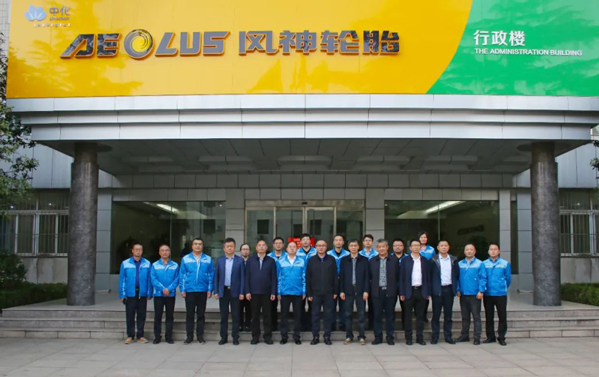 東風(fēng)商用車市場(chǎng)營(yíng)銷、采購(gòu)、供應(yīng)鏈等相關(guān)負(fù)責(zé)人也參加了此次考察和交流活動(dòng)，為進(jìn)一步的合作打下堅(jiān)實(shí)基礎(chǔ)。