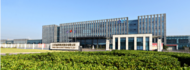 這一亮眼的業(yè)績(jī)表現(xiàn)源自多方面因素，包括輪胎銷量的顯著增加、產(chǎn)品結(jié)構(gòu)和市場(chǎng)調(diào)整的優(yōu)化，以及綜合毛利率的顯著提升，為公司的業(yè)績(jī)?cè)鲩L(zhǎng)注入了強(qiáng)大動(dòng)力。