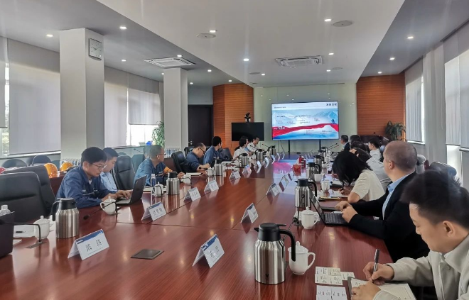 江蘇興達(dá)鋼簾線股份有限公司協(xié)同倍耐力到訪寶鋼集團(tuán)，共同探討未來低碳合作方向。在這次交流活動(dòng)中，寶鋼股份總經(jīng)理助理、鋼管條鋼事業(yè)部總經(jīng)理兼黨委副書記郭小龍等高層領(lǐng)導(dǎo)出席。