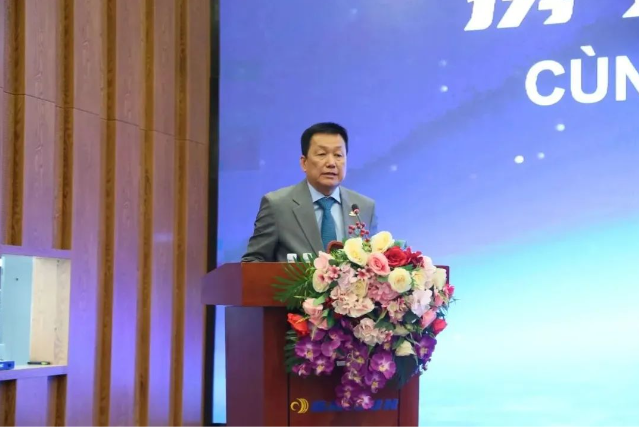 越南TBR優(yōu)秀經(jīng)銷(xiāo)商代表鄧文良也分享了他與賽輪集團(tuán)的成功合作歷程，強(qiáng)調(diào)了賽輪集團(tuán)的信任與尊重文化在雙方合作中的重要性。他表示，未來(lái)將繼續(xù)與賽輪同行，共創(chuàng)更加美好的未來(lái)。