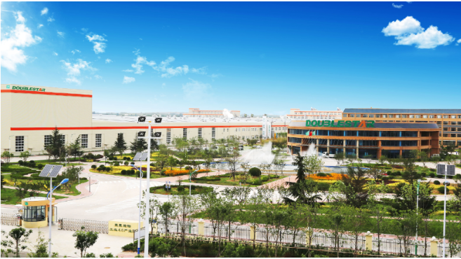 雙星輪胎則在“共享”煉膠中心方面取得了顯著進(jìn)展，積極推動(dòng)橡膠輪胎行業(yè)企業(yè)加入“共享”煉膠中心，以提升項(xiàng)目的經(jīng)濟(jì)和社會(huì)效益。通過(guò)完善橡膠密煉工藝的“共享”模式，該企業(yè)正在助力實(shí)現(xiàn)綠色煉膠工廠“共享”模式在整個(gè)行業(yè)內(nèi)的復(fù)制推廣，為實(shí)現(xiàn)“雙碳”目標(biāo)貢獻(xiàn)力量。