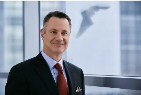 固特異輪胎宣布一項重大人事變動預(yù)告。該公司董事長理查德·克萊默決定在2024年退休，屆時將同時辭去總裁和首席執(zhí)行官職務(wù)。