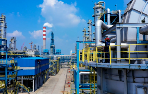 榮盛新材料(臺州)有限公司“年產(chǎn)1000萬噸高端化工新材料項目”獲得審批通過。