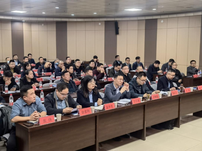 郯城經(jīng)濟開發(fā)區(qū)經(jīng)濟發(fā)展服務(wù)部部長徐常利強調(diào)，郯城縣將始終堅持工業(yè)強縣不動搖，通過招大引優(yōu)、補鏈強鏈等方式，筑牢產(chǎn)業(yè)根基，形成五大產(chǎn)業(yè)為主導(dǎo)的工業(yè)經(jīng)濟發(fā)展格局。